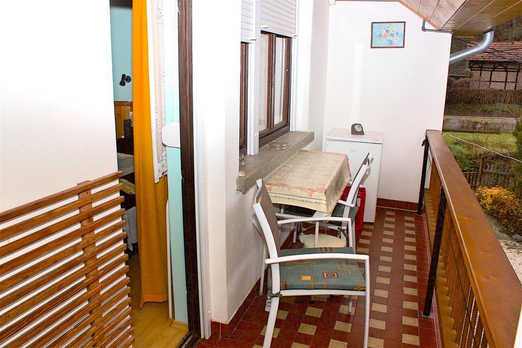 ホテル Pereszlenyi Vendeghaz ヴィシェグラード 部屋 写真