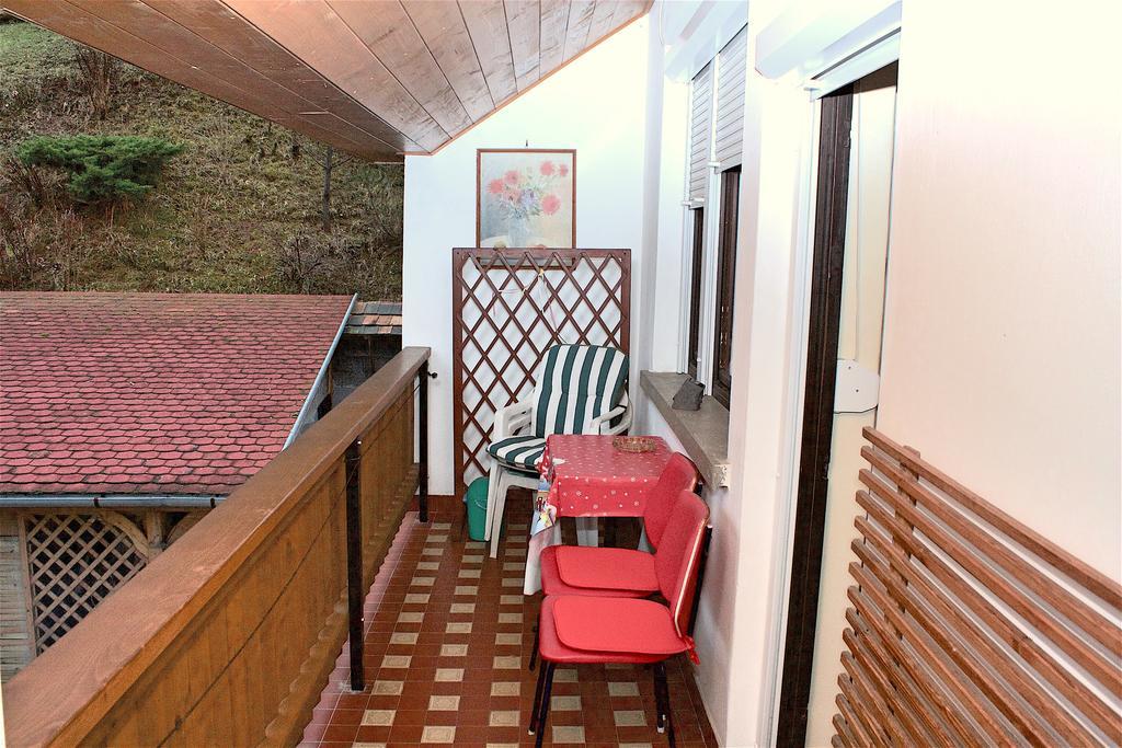 ホテル Pereszlenyi Vendeghaz ヴィシェグラード 部屋 写真